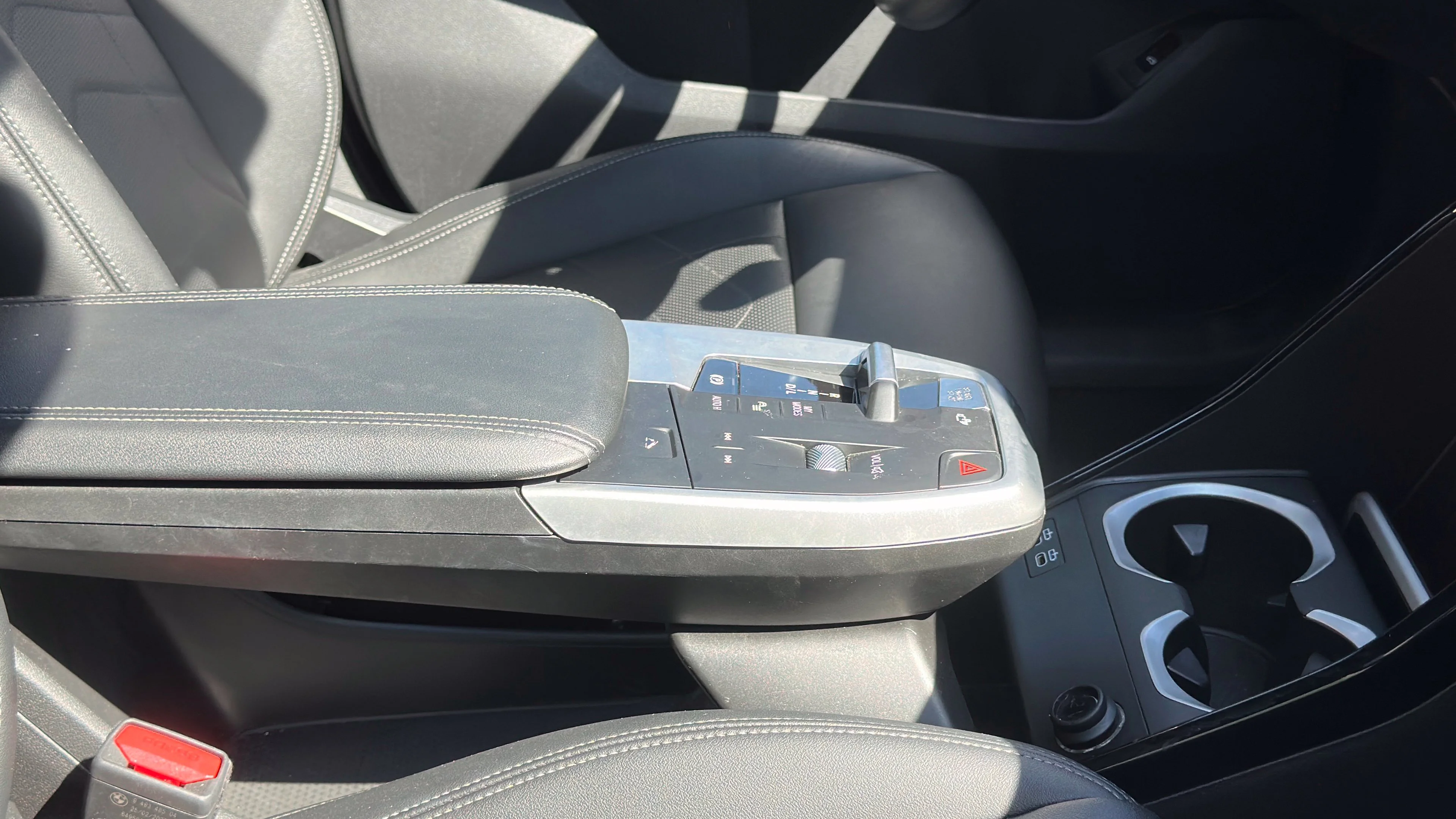 Used 2025 Mineral White Metallic BMW xDrive28i image 5