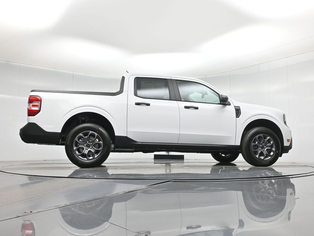 New 2026 Oxford White Ford XLT image 46