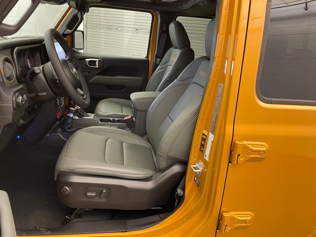New 2026 Goldilocks Exterior Paint Jeep Mojave image 15