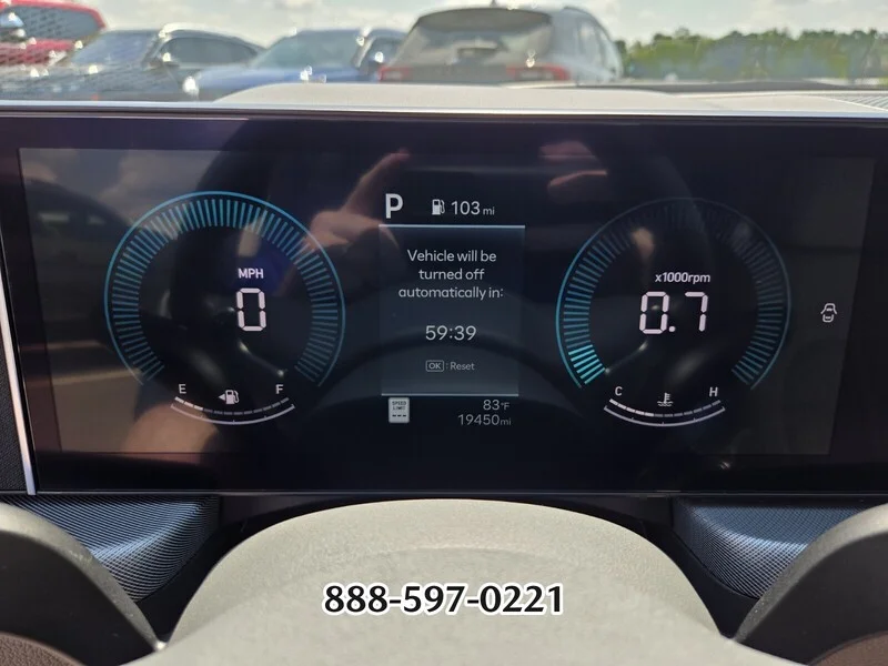 Used 2025 Silver HYUNDAI SEL image 29