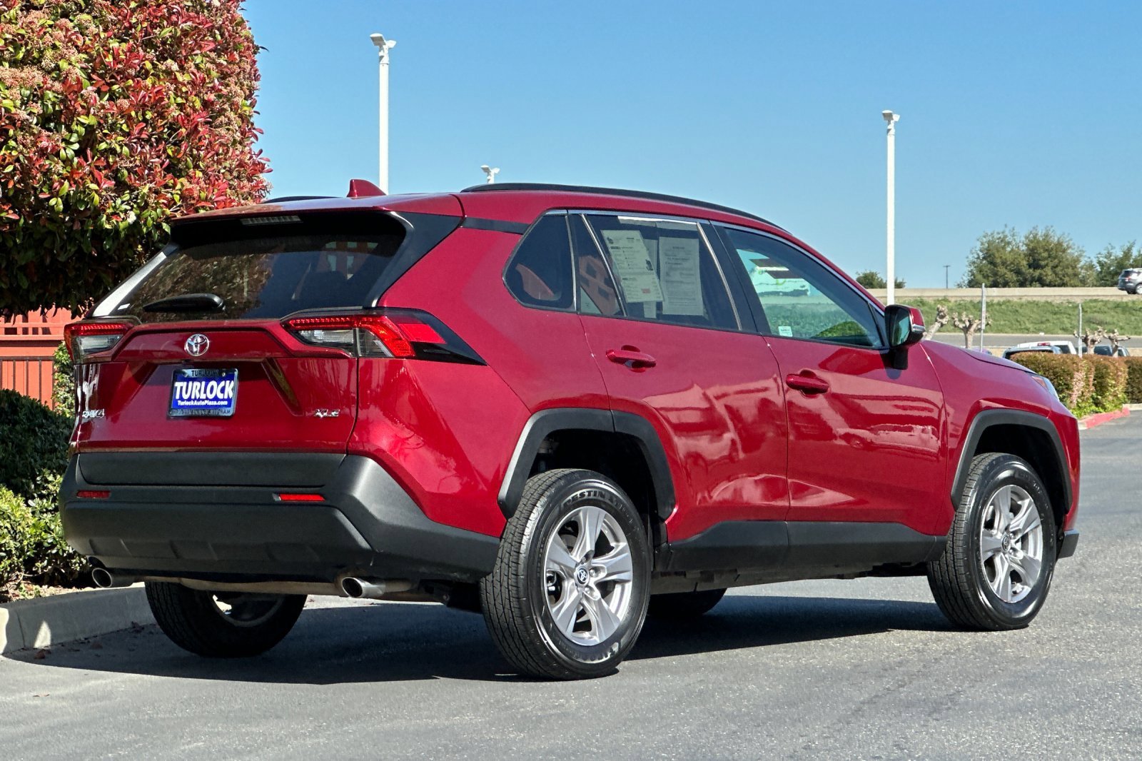 View vehicle photo 4