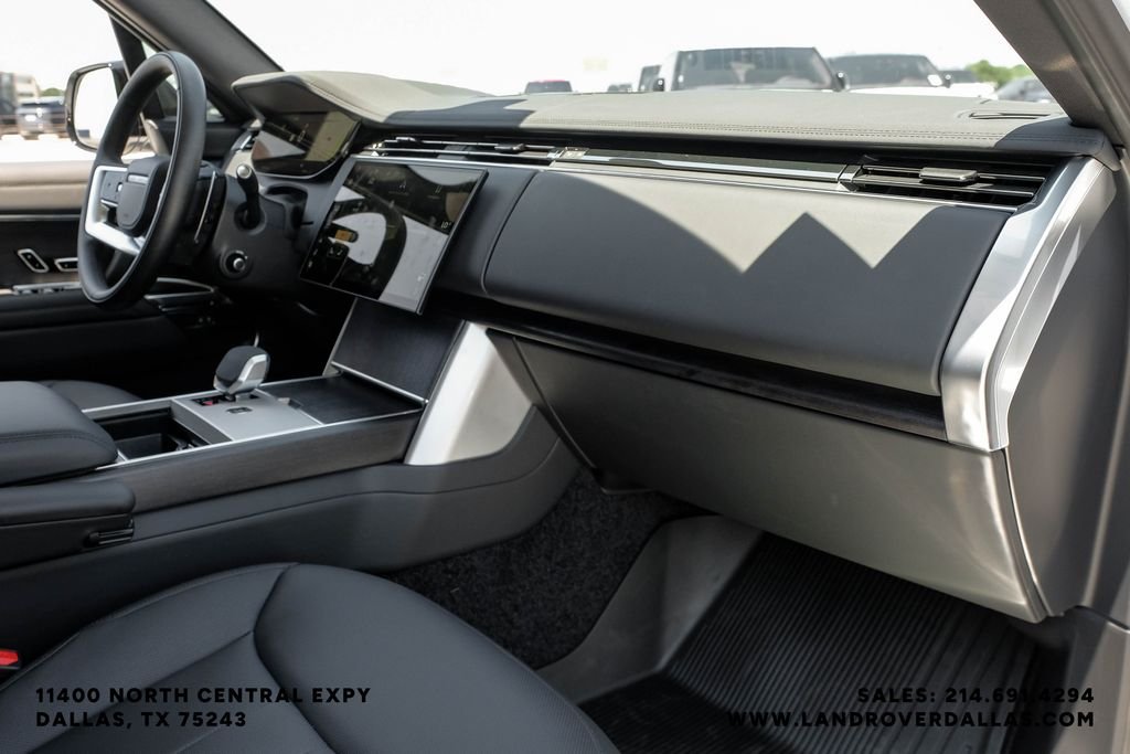 New 2026 Fuji White Land Rover SE image 14