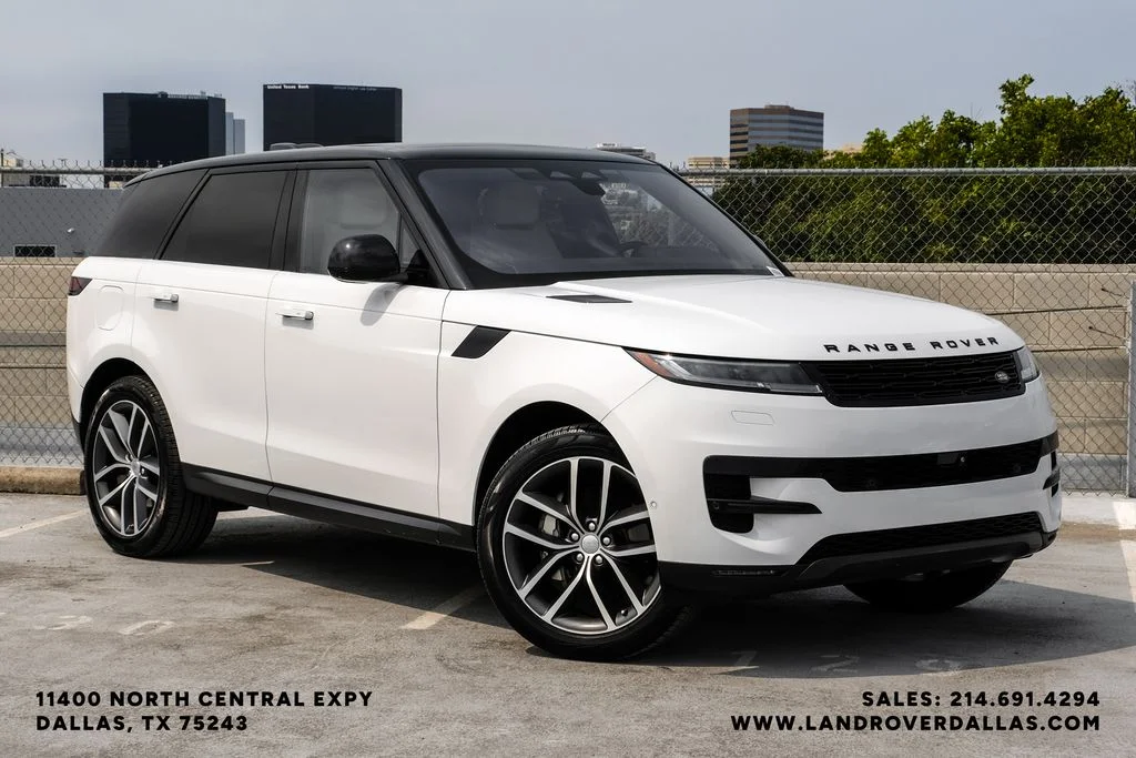 Used 2023 Fuji White Land Rover SE image 6