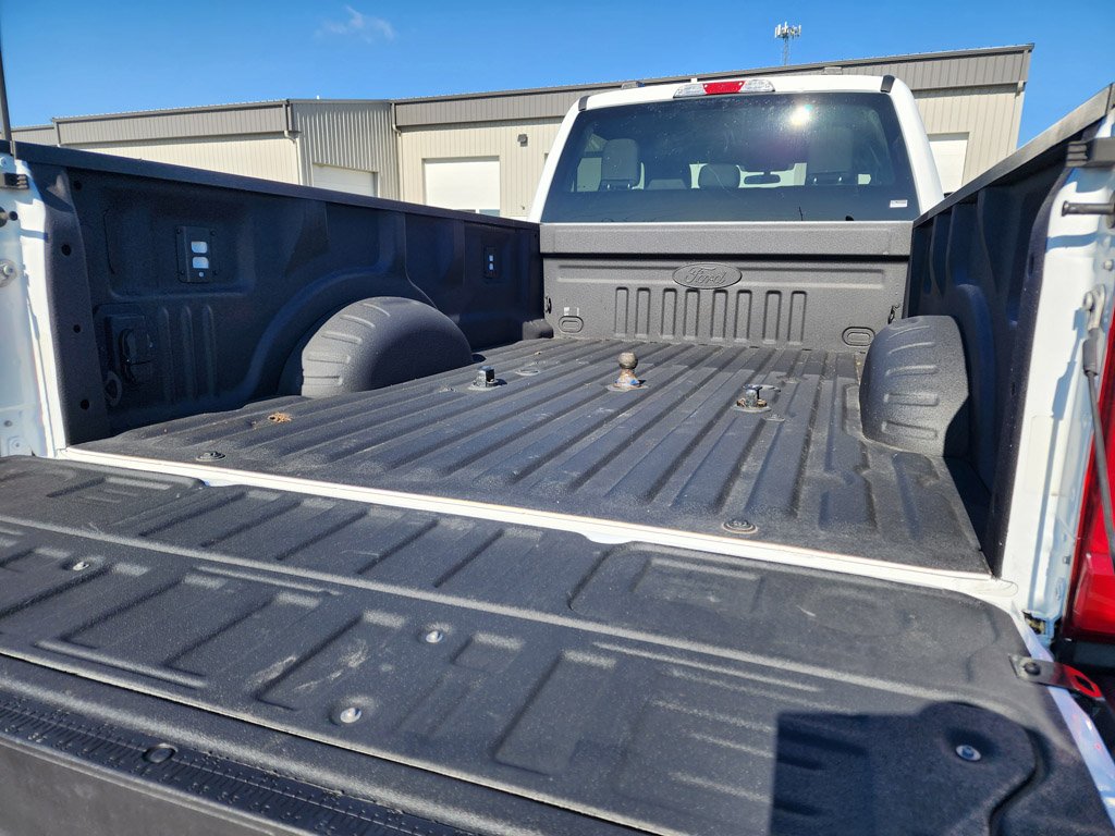 Used 2024 Oxford White Ford XLT image 7