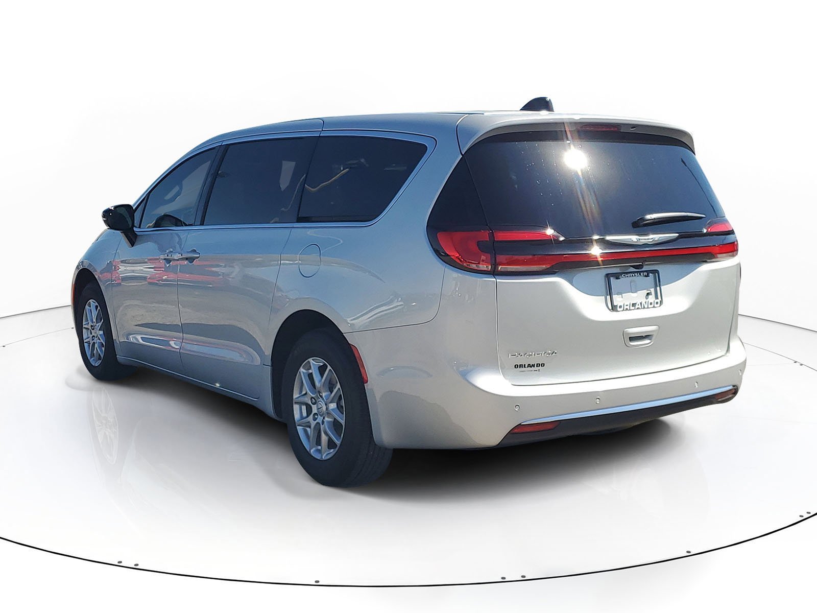 New 2026 Silver Mist Clear-Coat Exterior Paint Chrysler Select image 2