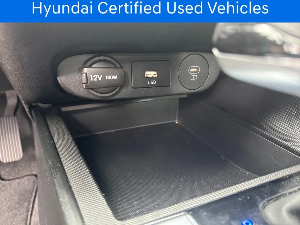 Certified Pre-Owned 2025 Hyundai Elantra SE