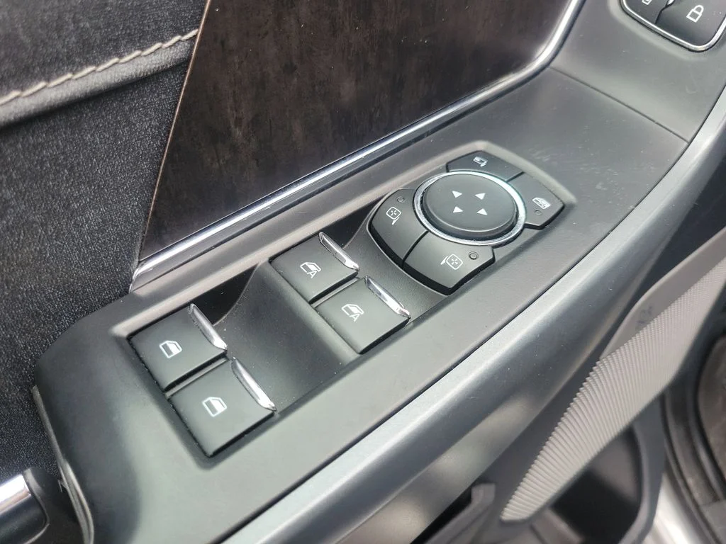 Used 2023 Silver Ford Lariat image 16