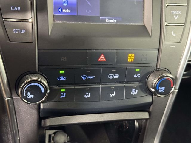 Used 2017  Toyota LE image 28