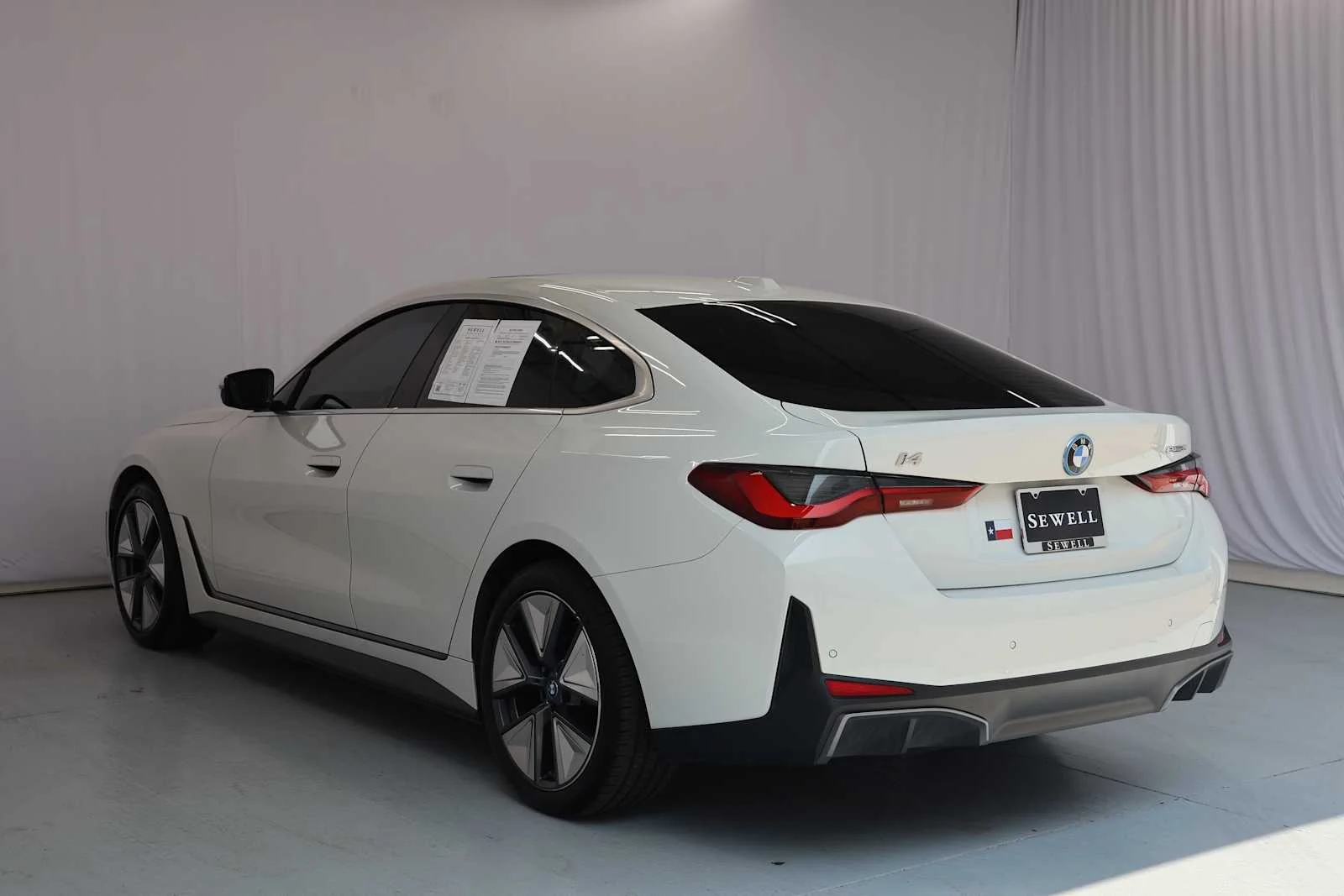 Used 2023 Alpine White BMW eDrive35 image 7
