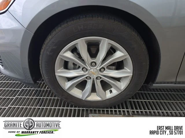 Used 2025 Gray Chevrolet LT image 26