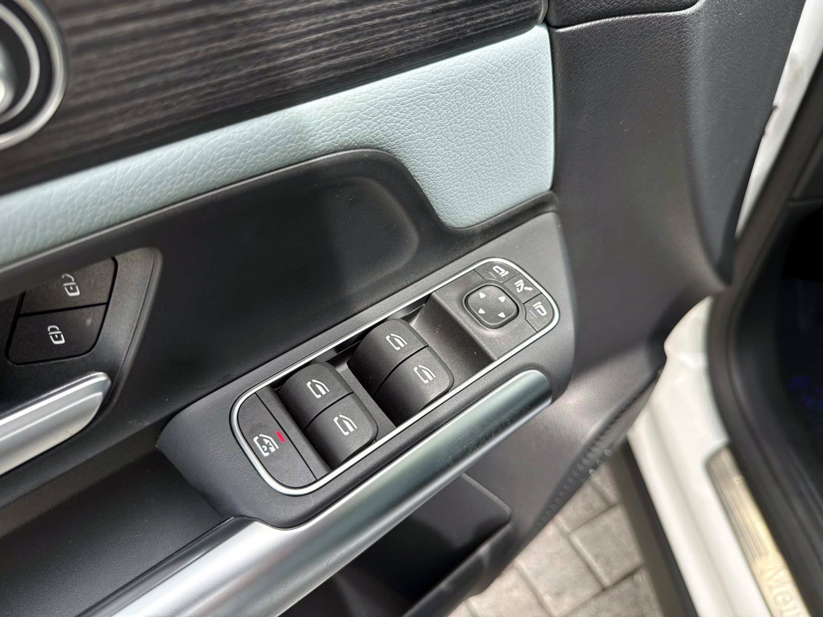 New 2026 Polar White Mercedes-Benz 250 SUV image 19