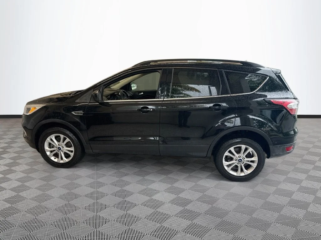 Used 2018 Black Ford SE image 9