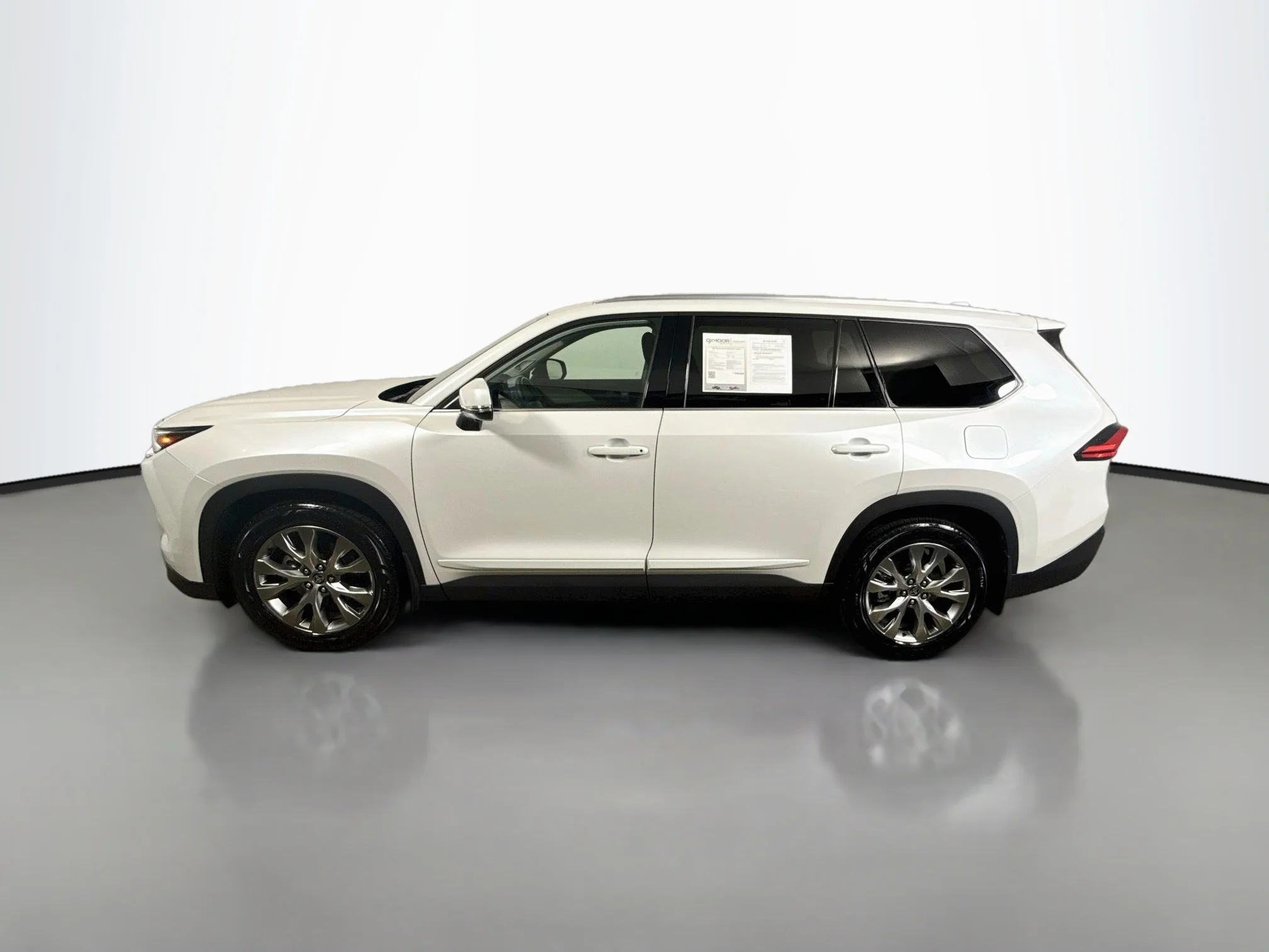 Certified Used 2024 Wind Chill Pearl Toyota Limited image 4