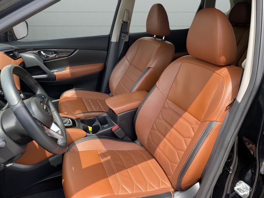 Used 2019 Magnetic Black Pearl Nissan SL image 11