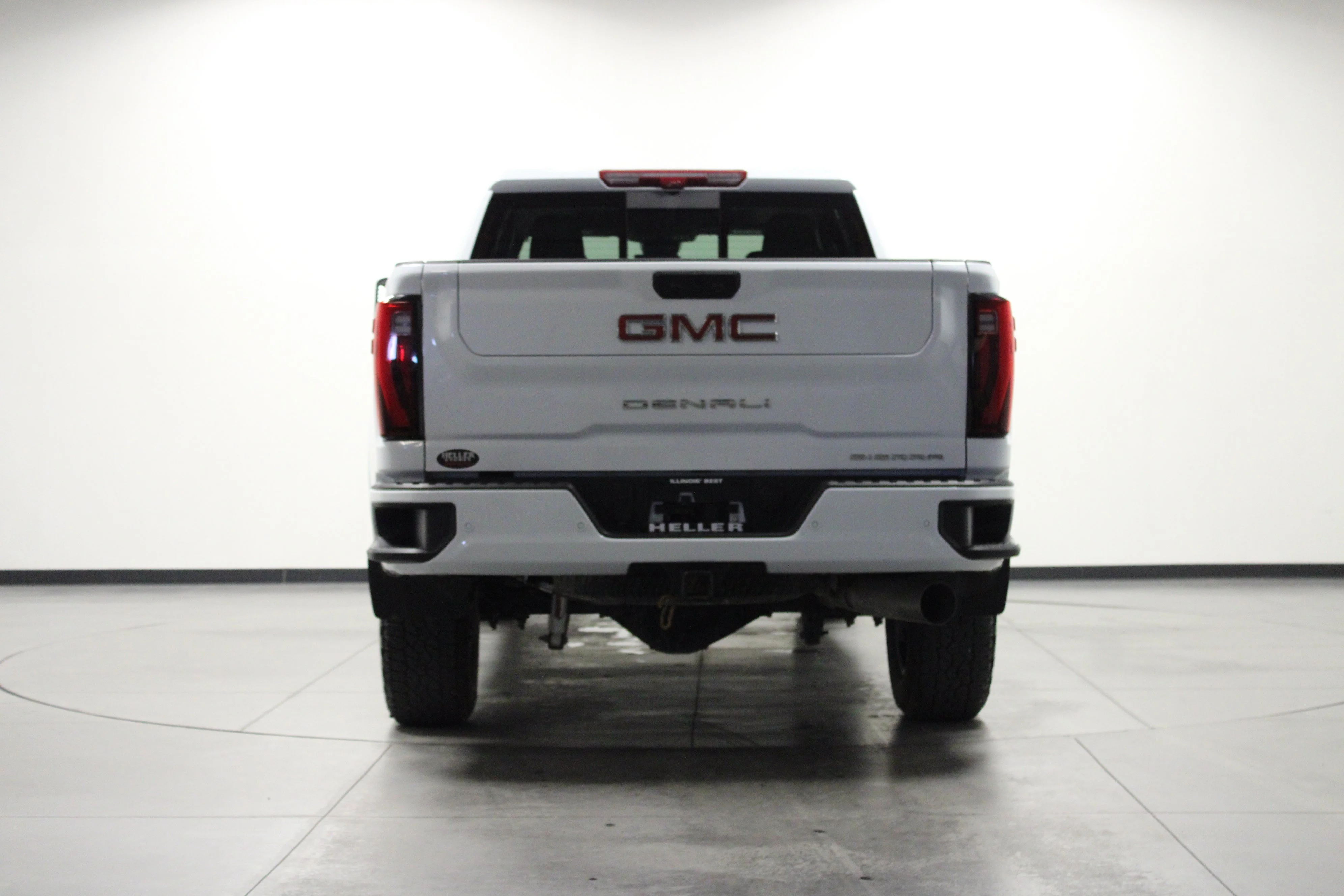 Used 2026 Glacier White Tricoat GMC Denali image 5