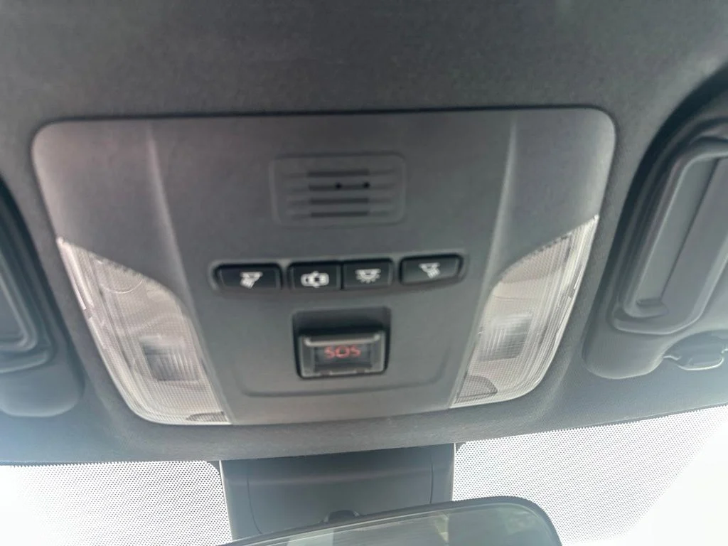 Used 2020 Classic Silver Metallic Toyota SE image 17
