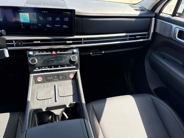 Used 2026 White Hyundai SEL image 25