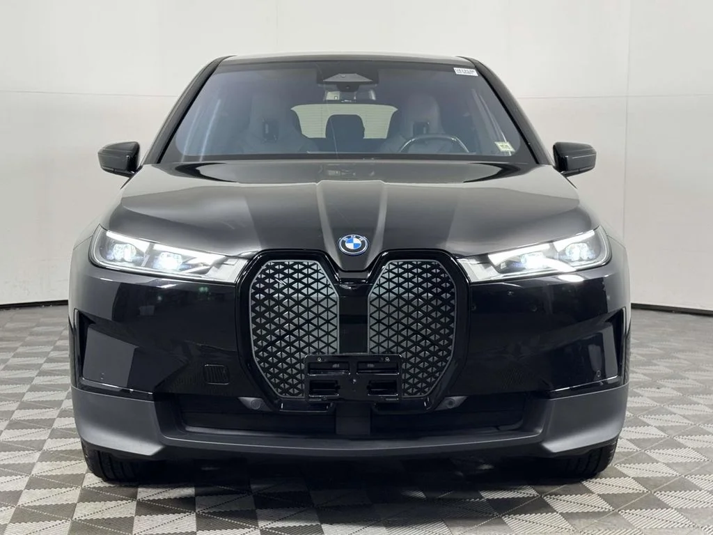 Certified Used 2023 Black BMW xDrive50 image 6