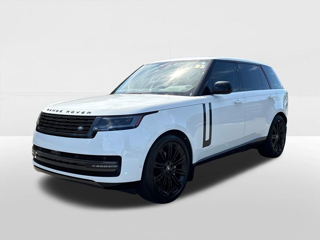 Used 2025 White Land Rover SE image 1