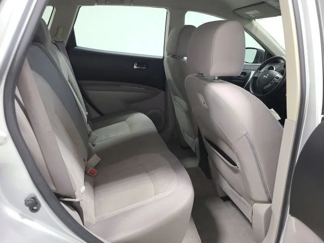 Used 2011 Brilliant Silver Nissan S image 12