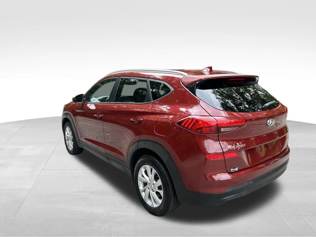 Used 2020 Red Hyundai Value image 3