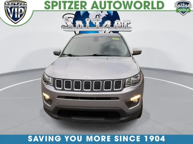 Used 2019 Billet Silver Metallic Clearcoat Jeep Latitude image 6