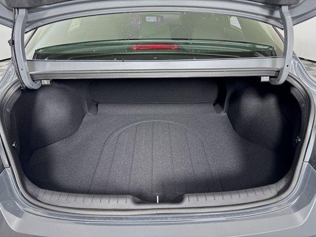 2025 Hyundai Elantra Blue - Photo 38