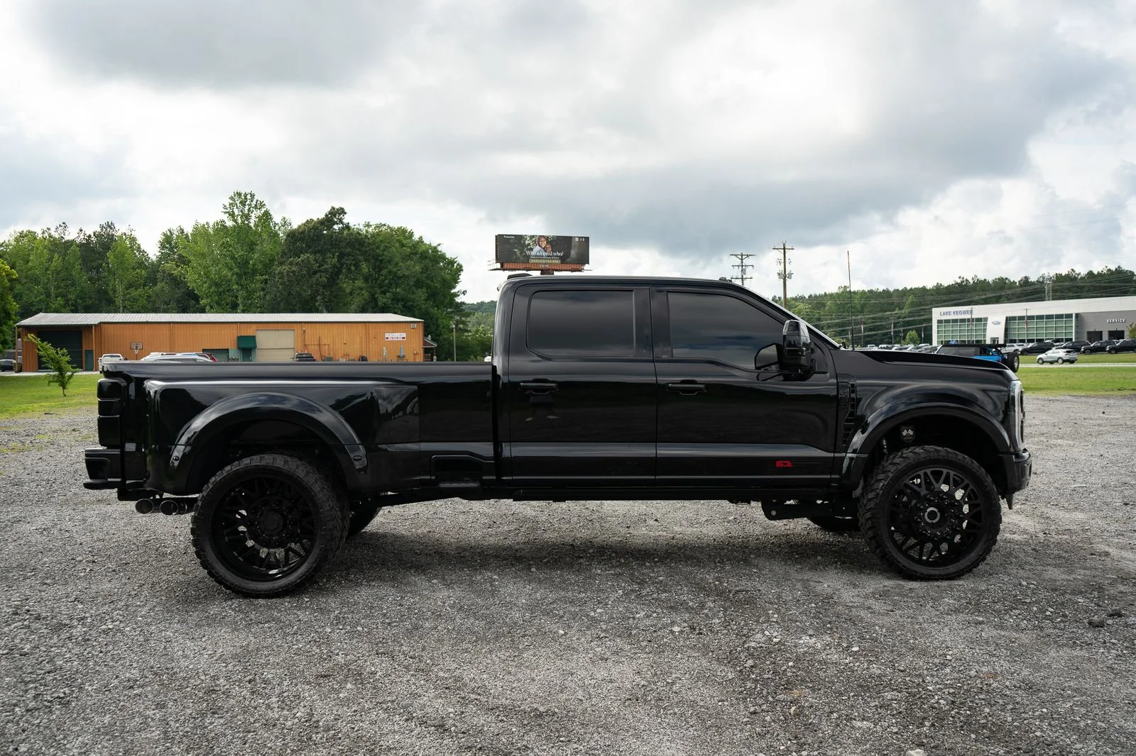 Used 2024 Black Ford Limited image 22