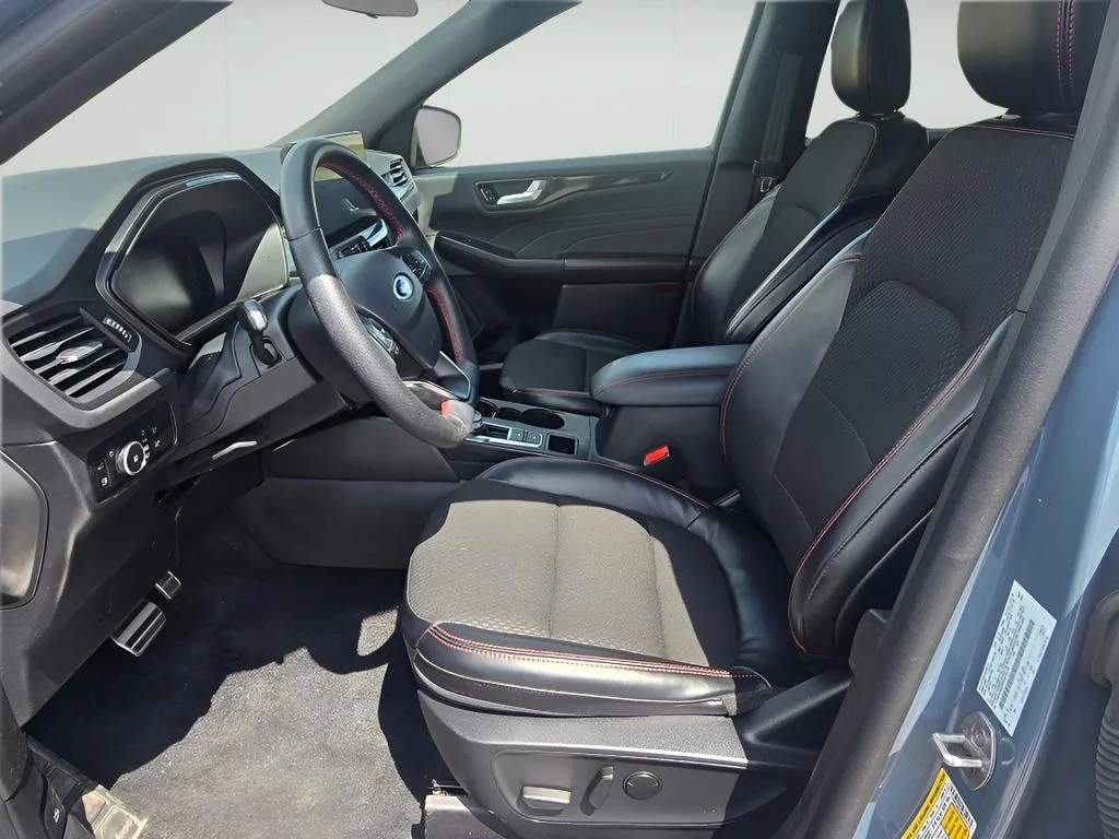 Used 2024 VAPOR BLUE METALLIC Ford ST-Line Select image 27