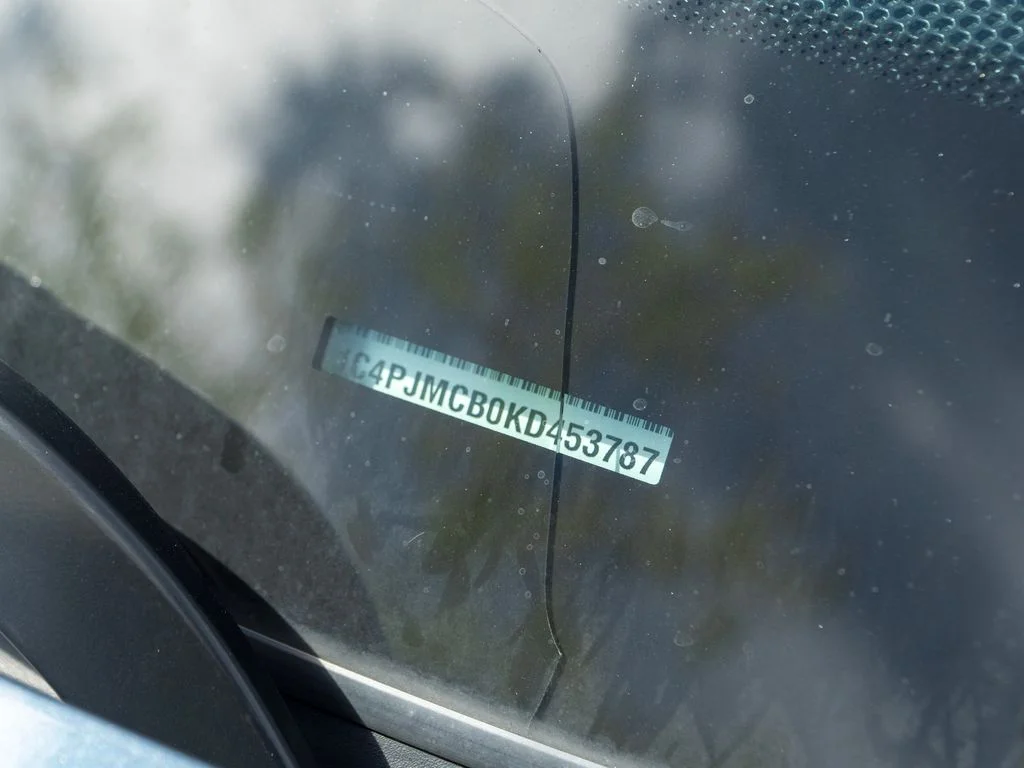 Used 2019 Blue Jeep Latitude image 29