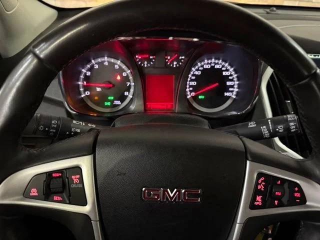 Used 2014 Champagne Silver Metallic GMC SLT-1 image 15