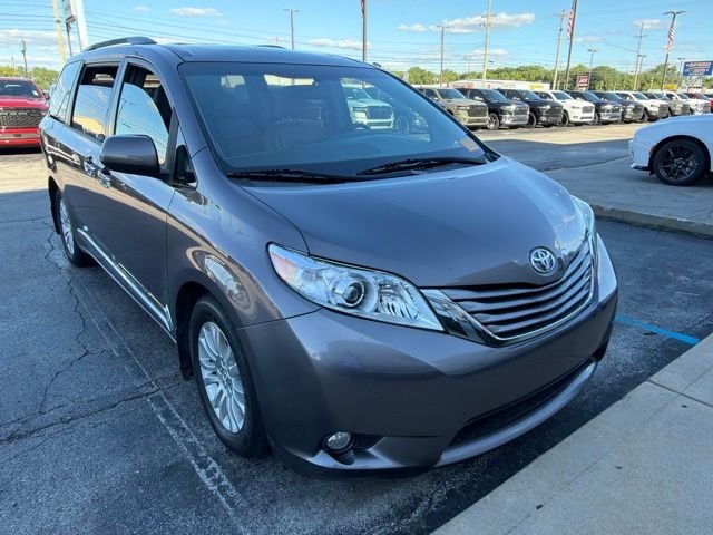 Used 2015 Gray Toyota XLE image 7