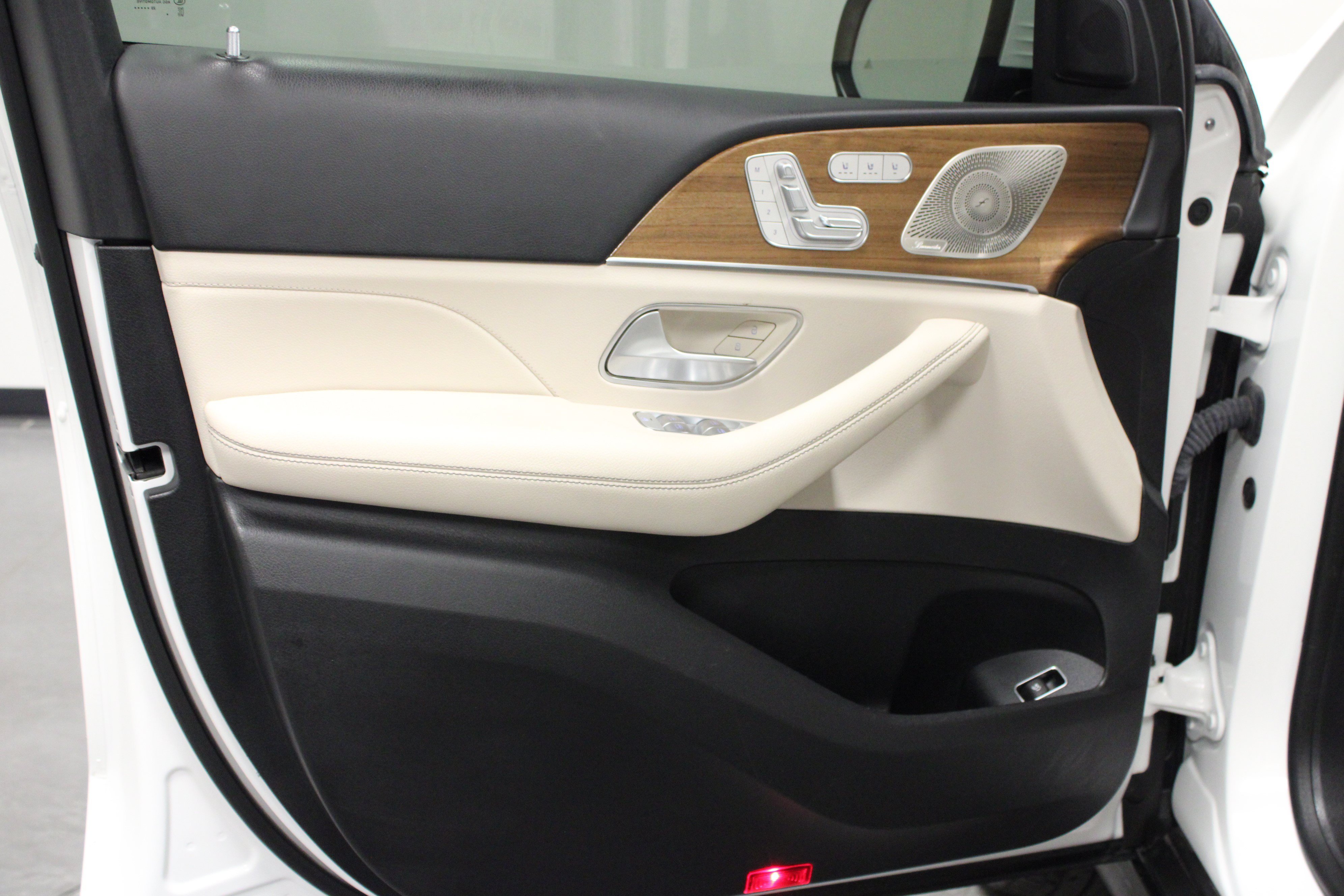 Used 2024 Polar White Mercedes-Benz GLS 450 image 11