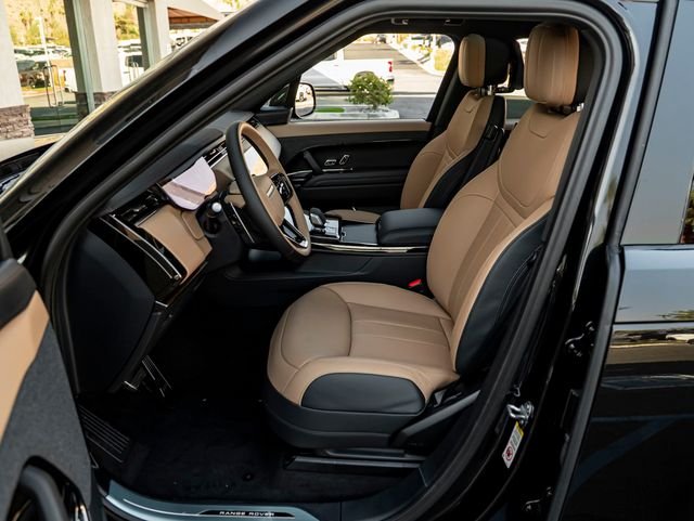 New 2026 Santorini Black Land Rover Dynamic SE image 14