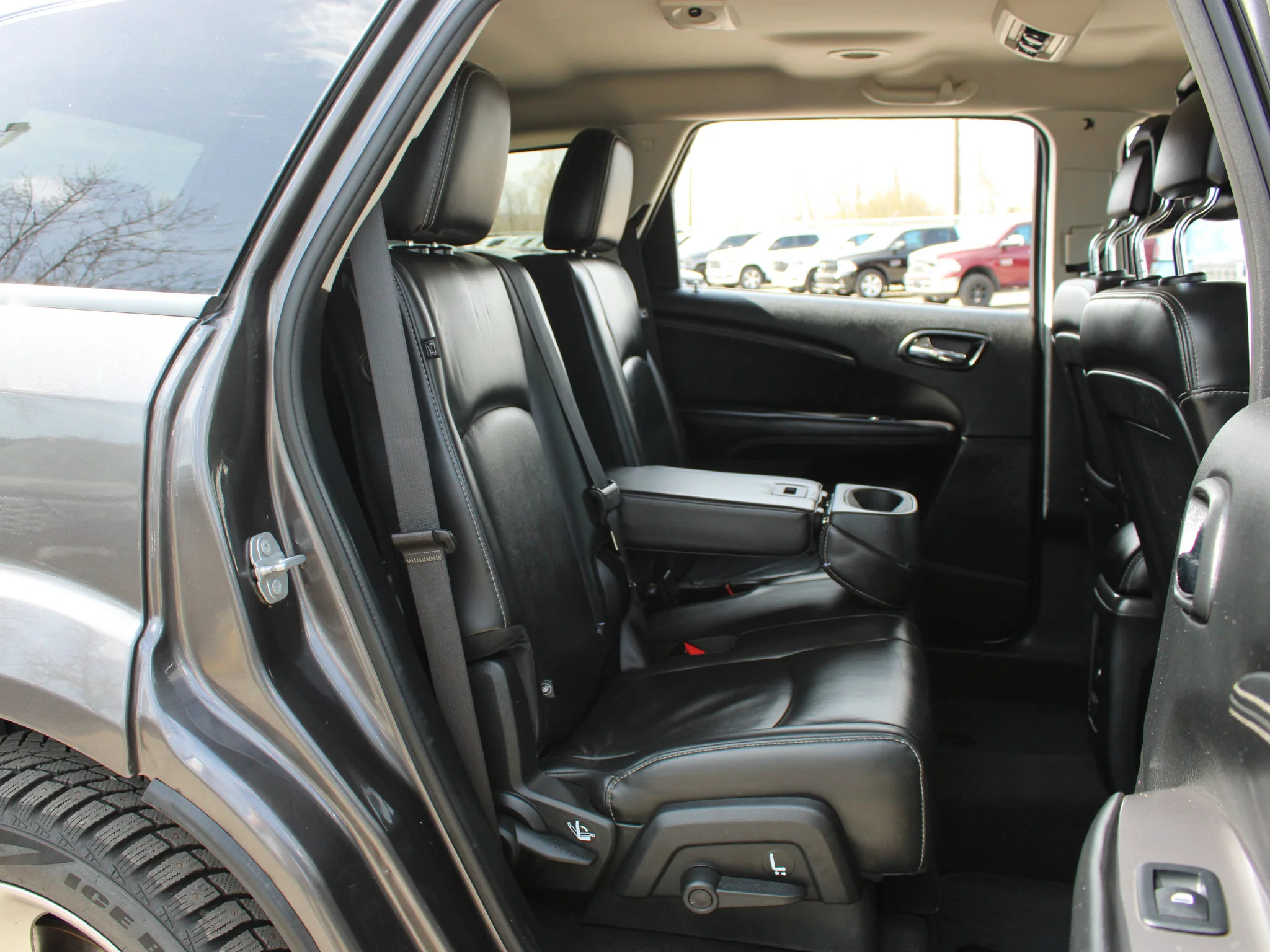 Used 2017 Grey Dodge Crossroad * No Accidents | Heated Seats | V6 | Remote Start | Alpine image 18