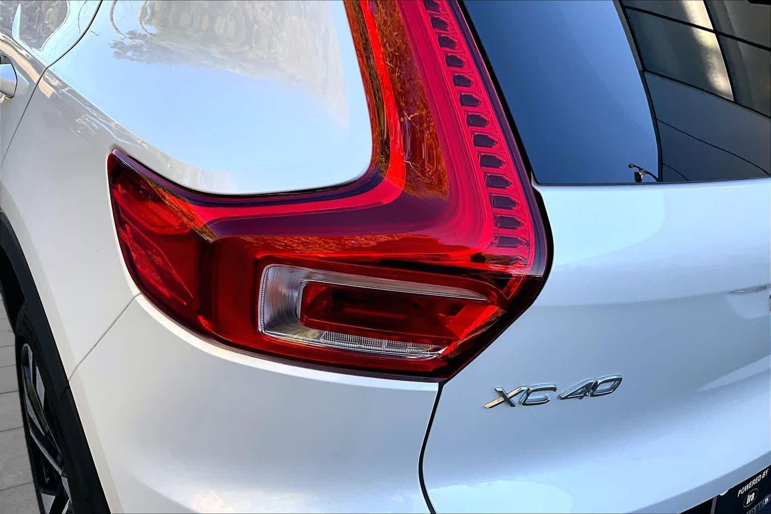 Used 2024 Crystal White Metallic Volvo Plus Bright Theme image 27