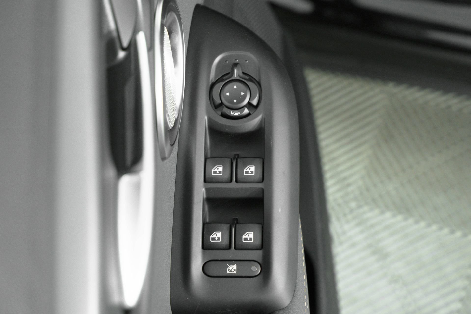 New 2025 Alfa Black Exterior Paint Alfa Romeo Base image 30