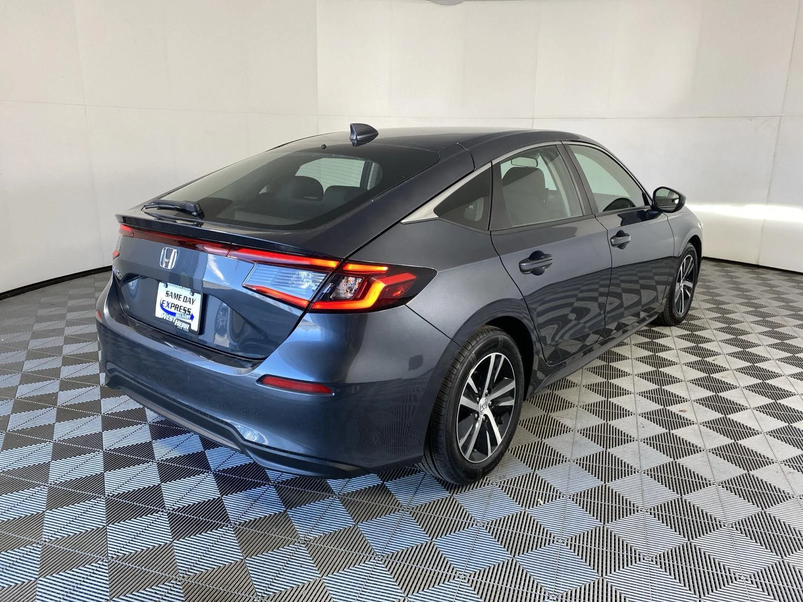 Used 2023 Meteorite Gray Metallic Honda LX image 8