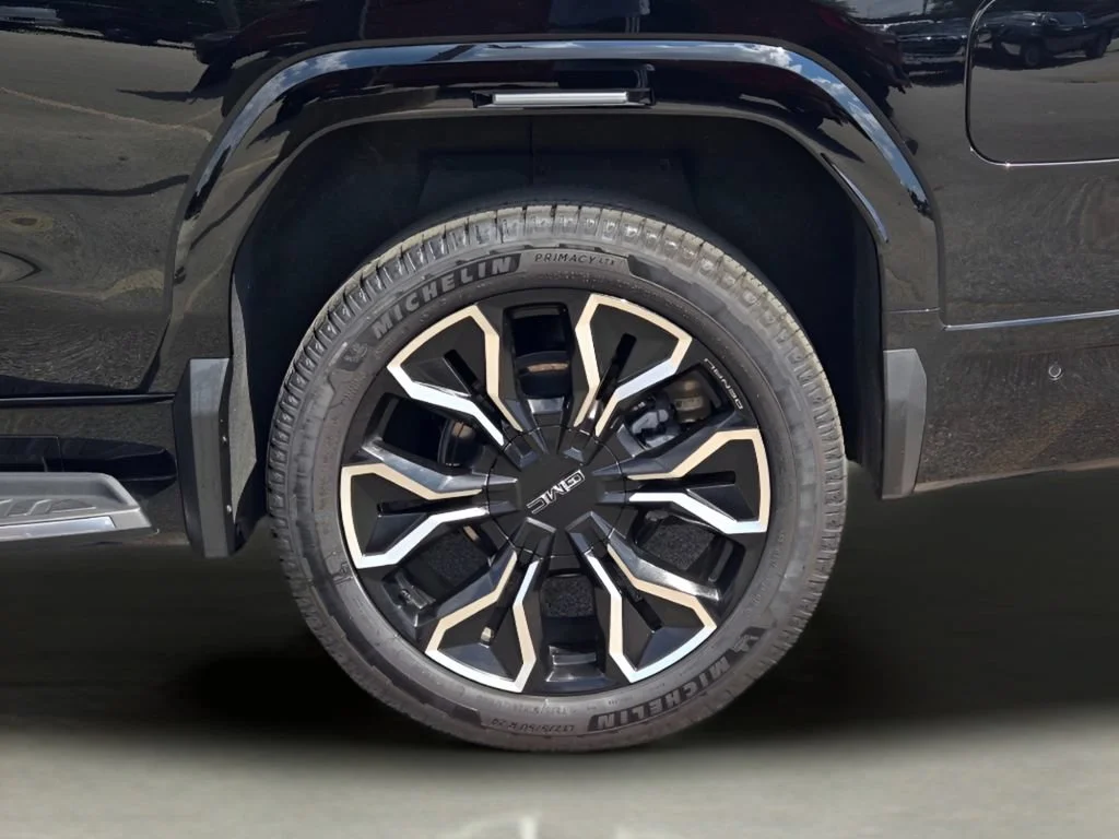 New 2025 Onyx Black GMC Extended Range Denali image 15