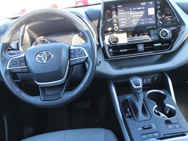 Used 2022 Celestial Silver Metallic Toyota XLE image 11