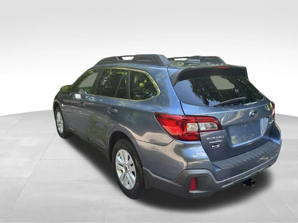 Used 2018 Blue Subaru 2.5i Premium image 3