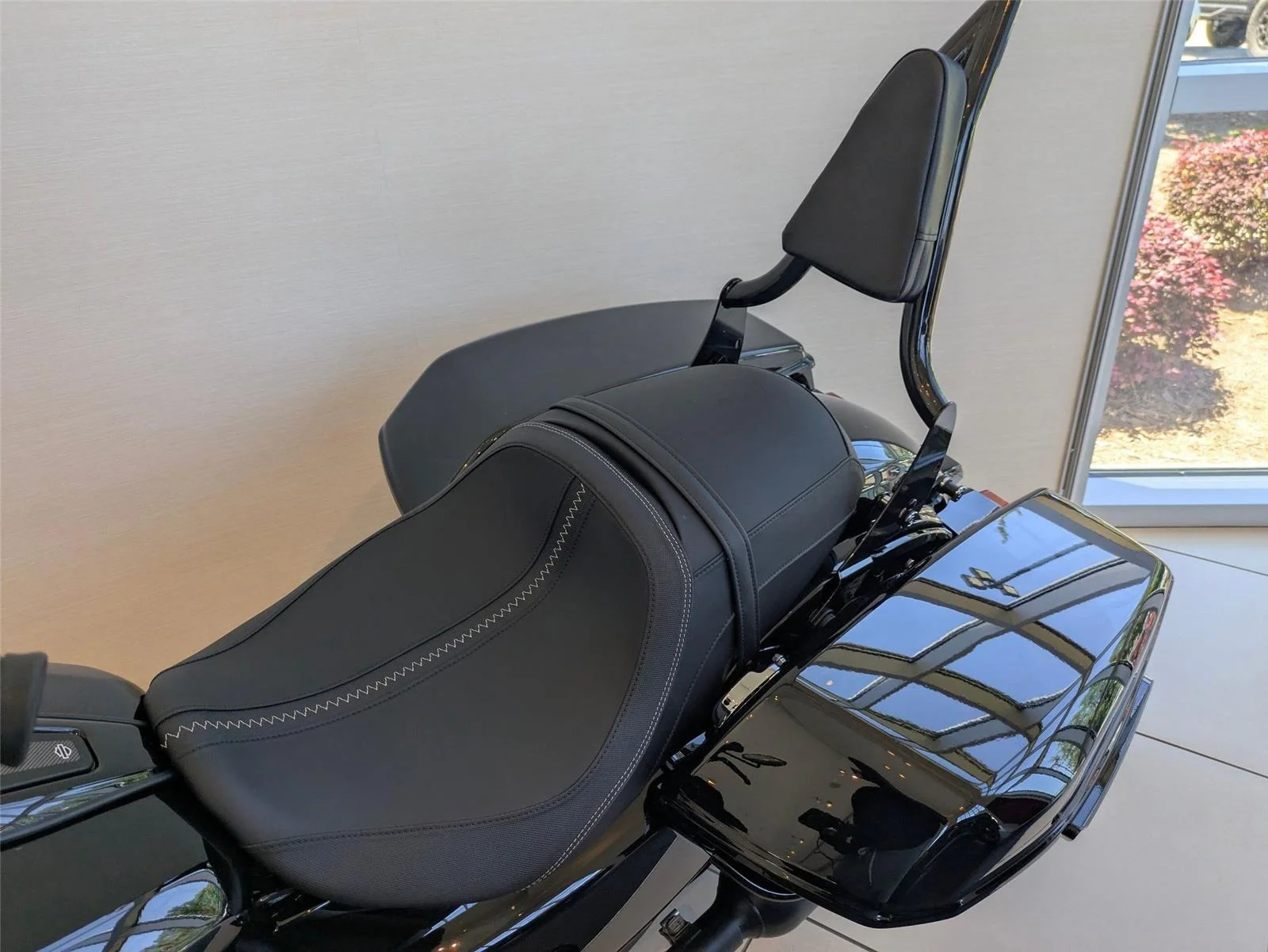 Used 2025 BLACK HARLEY DAVIDSON ROAD GLIDE image 15