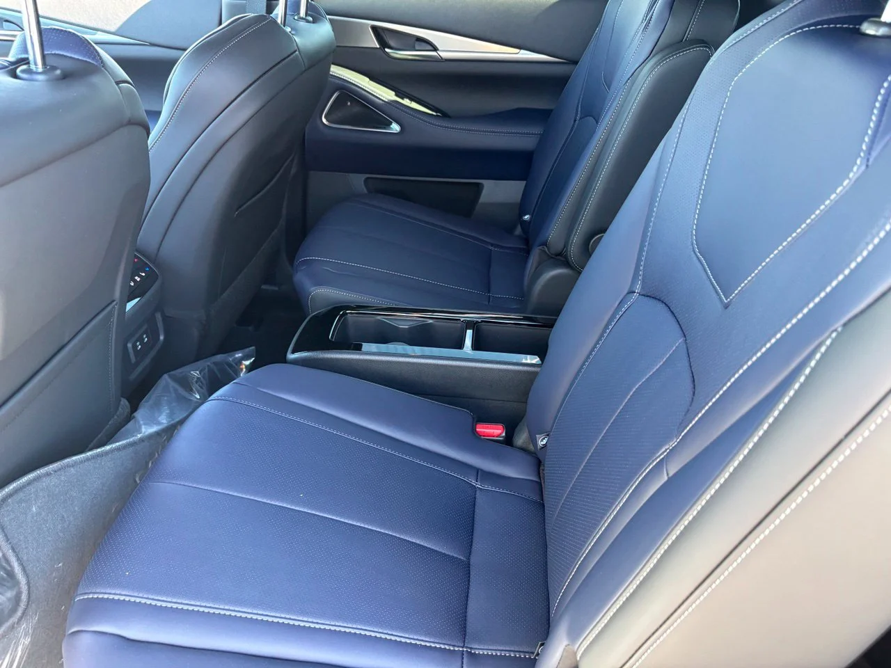 New 2027 RADIANT WHITE INFINITI Sport AWD image 18