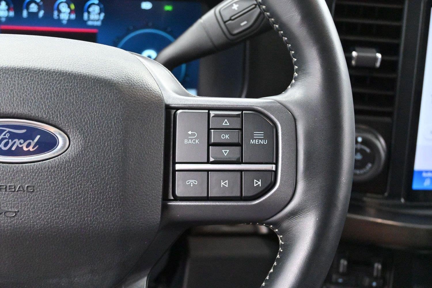 Used 2024 Glacier Gray Metallic Tri-coat Ford XL image 17