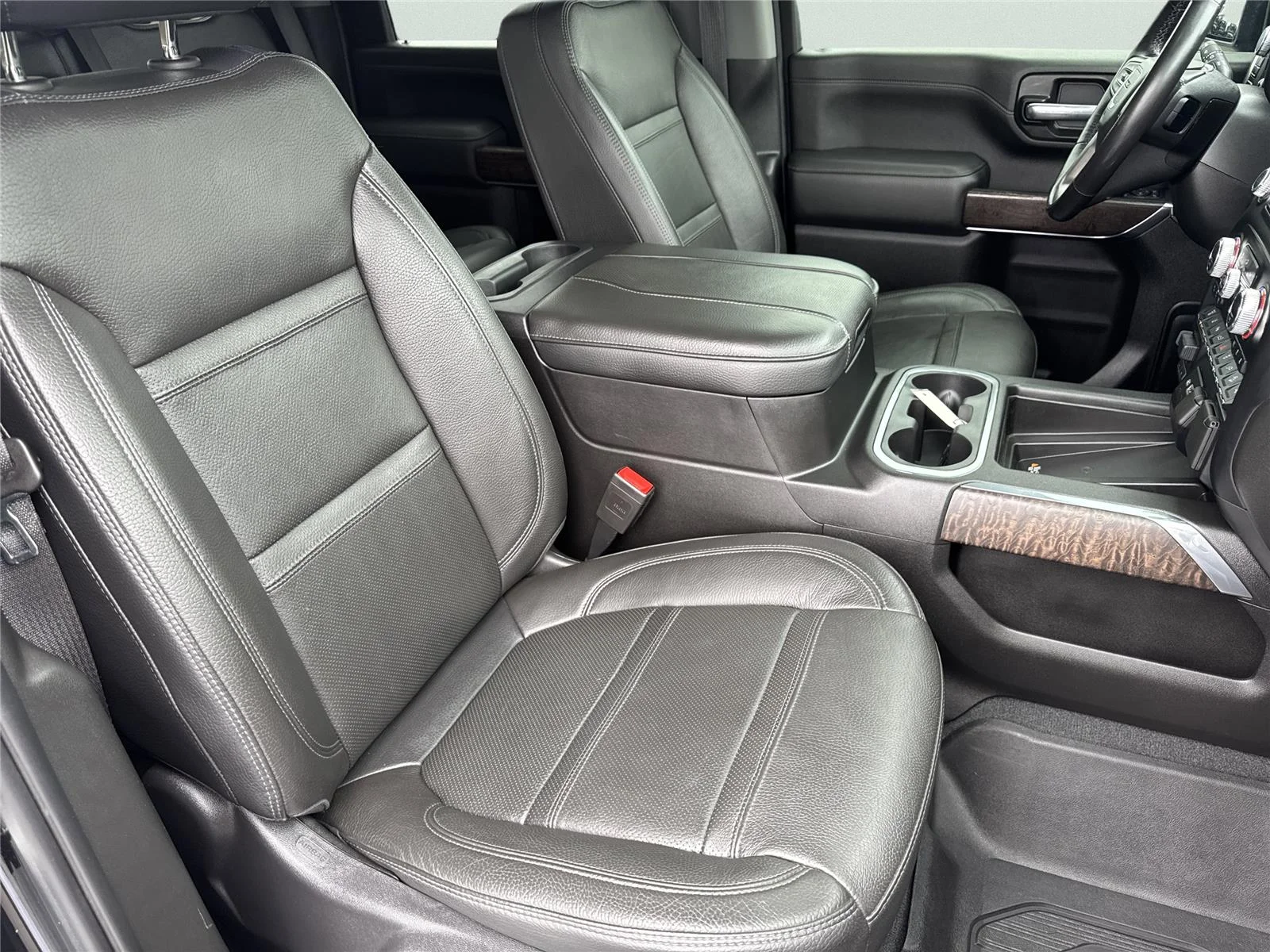 Used 2023 Onyx Black GMC Denali image 39