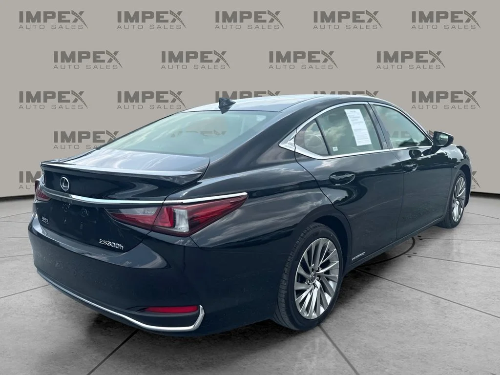 Used 2019 Black Lexus 300h Luxury image 3