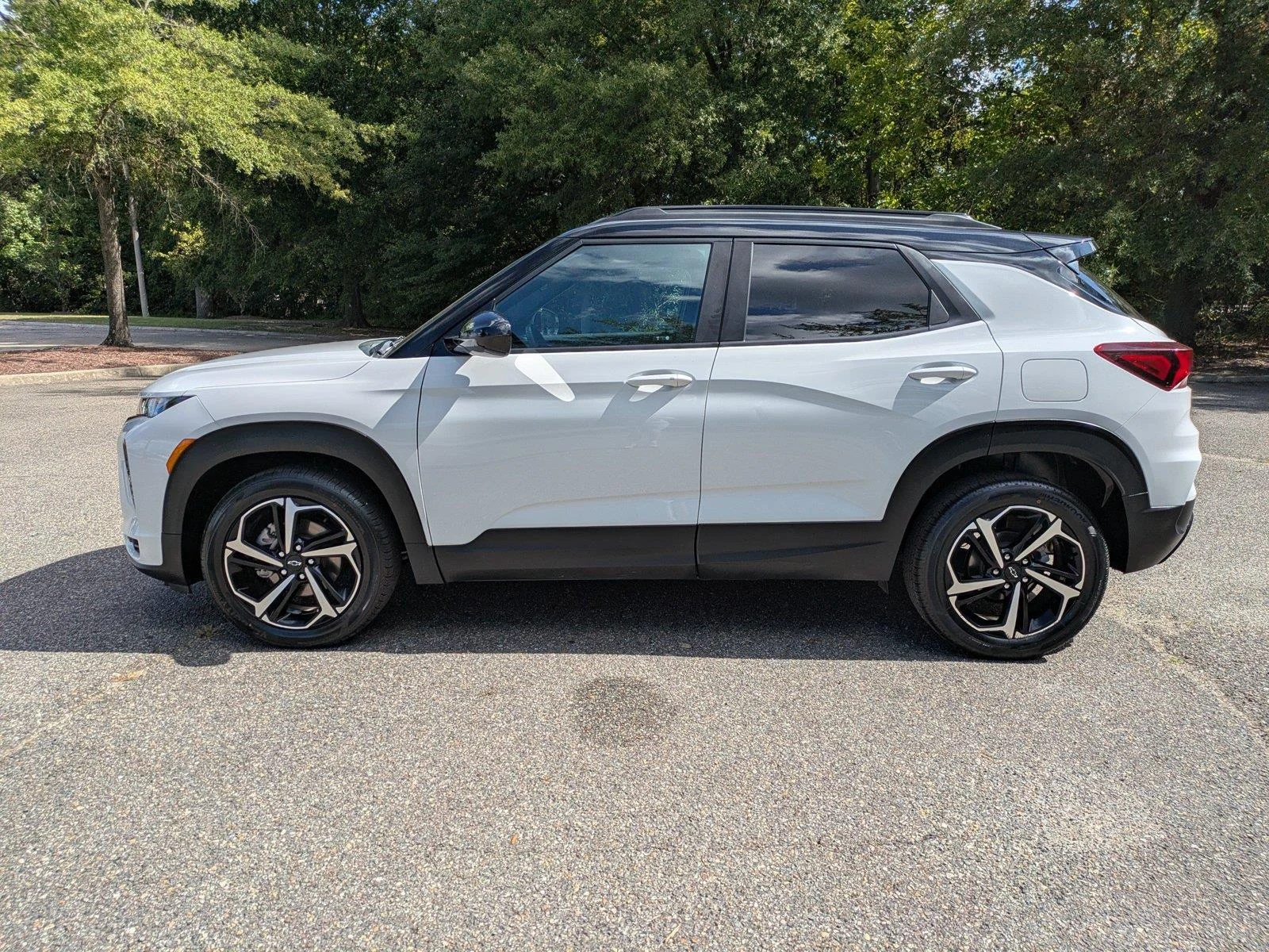 Used 2023 Summit White Chevrolet RS image 7