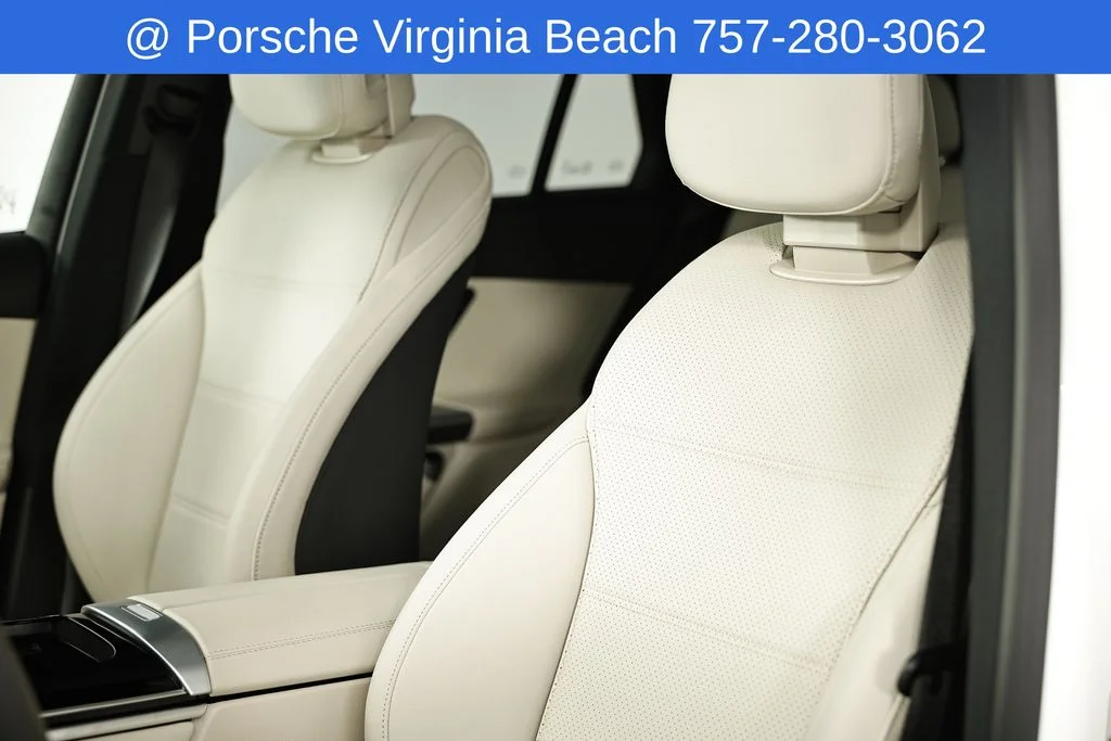 Used 2025 White Mercedes-Benz GLC 300 image 26