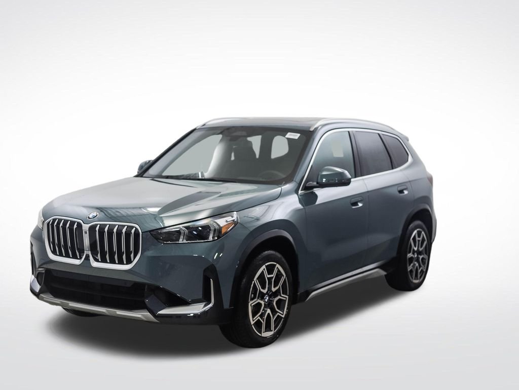 Used 2026 Green Metallic BMW xDrive28i image 1