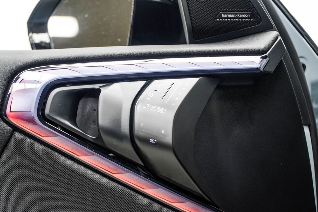 Used 2025 Gray BMW M50 xDrive image 34